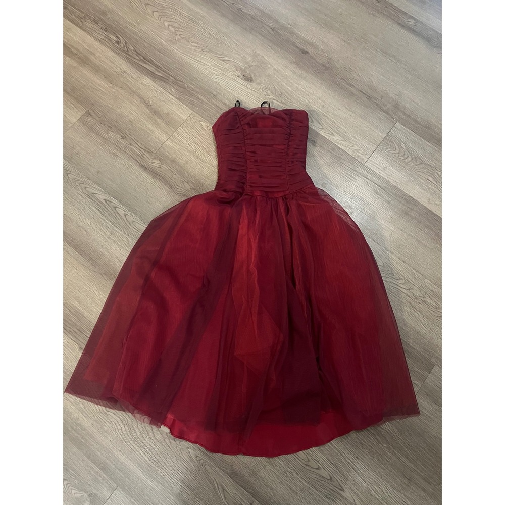 Nicole Miller New York Burgundy Tulle Strapless Ruched Ballgown Dress Size 0